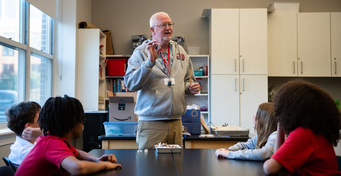 HomePage-hero-science Christ Episcopal School science classroom